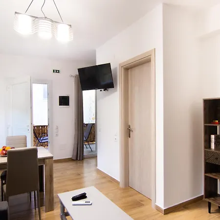 فيلة Evergreen Thassos *